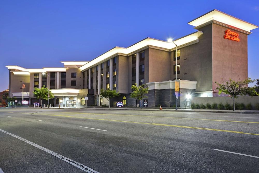 Hampton Inn & Suites Los Angeles Burbank Airport - Featured Image