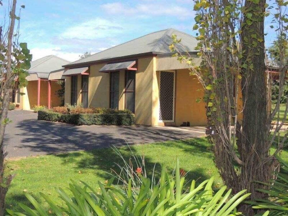 Melview Greens Serviced Apartments - Property Grounds