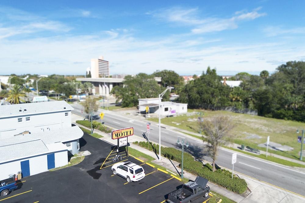 Sunrise Inn by OYO Titusville FL - Aerial View