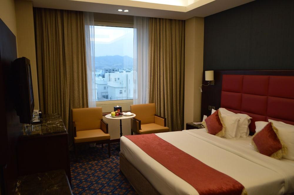 Ramee Guestline Hotel Qurum - Room