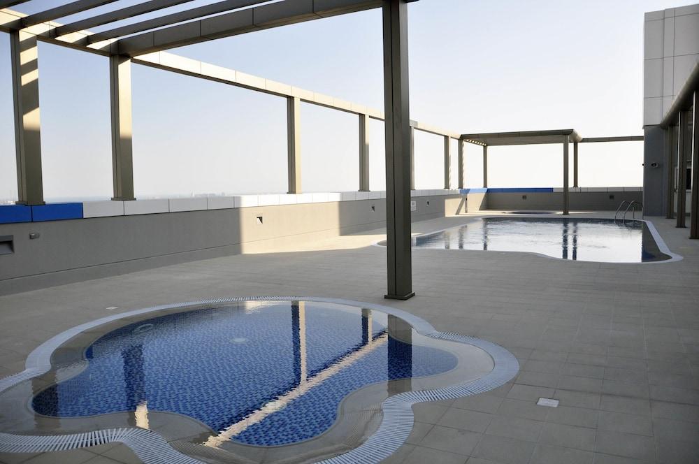 Gulf Executive Residence Juffair - Outdoor Pool