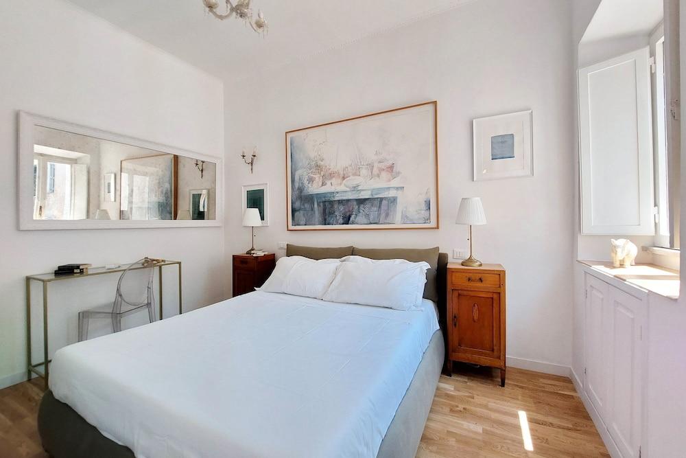Ciancaleoni - WR Apartments - Room
