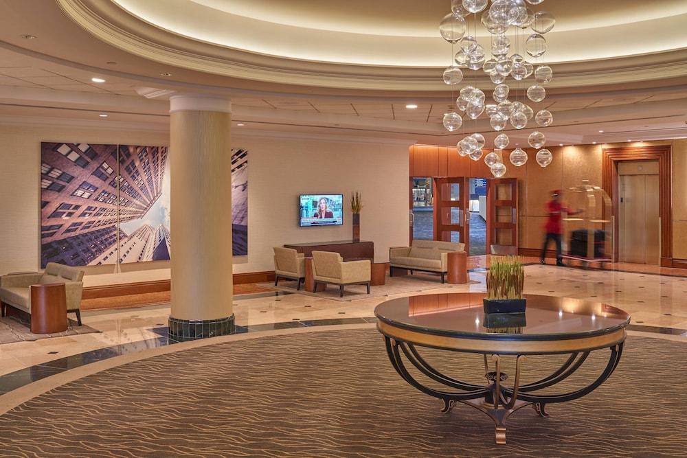 Detroit Marriott at the Renaissance Center - Lobby