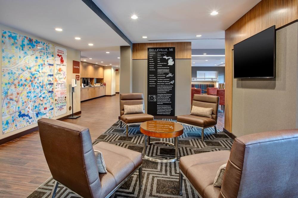 TownePlace Suites by Marriott Detroit Belleville - Lobby