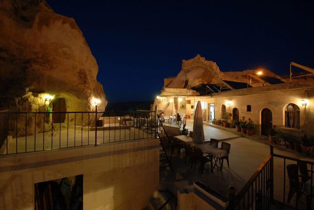 Arif Cave Hotel - Featured Image