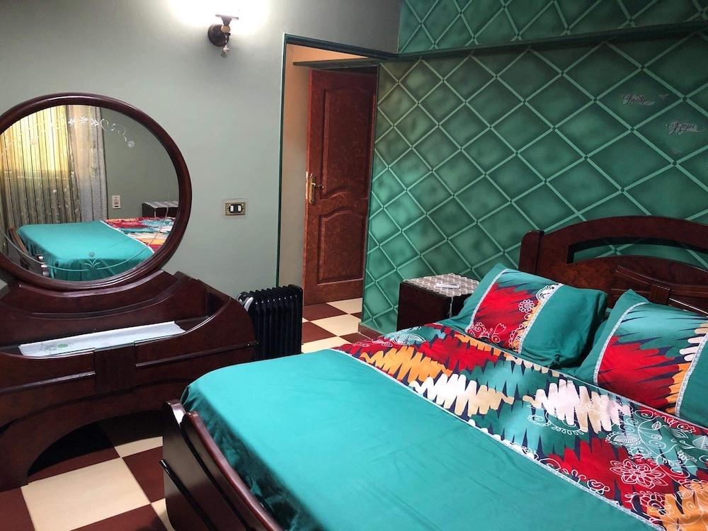 Explore Cairo From A Cozy Designed apt - Room