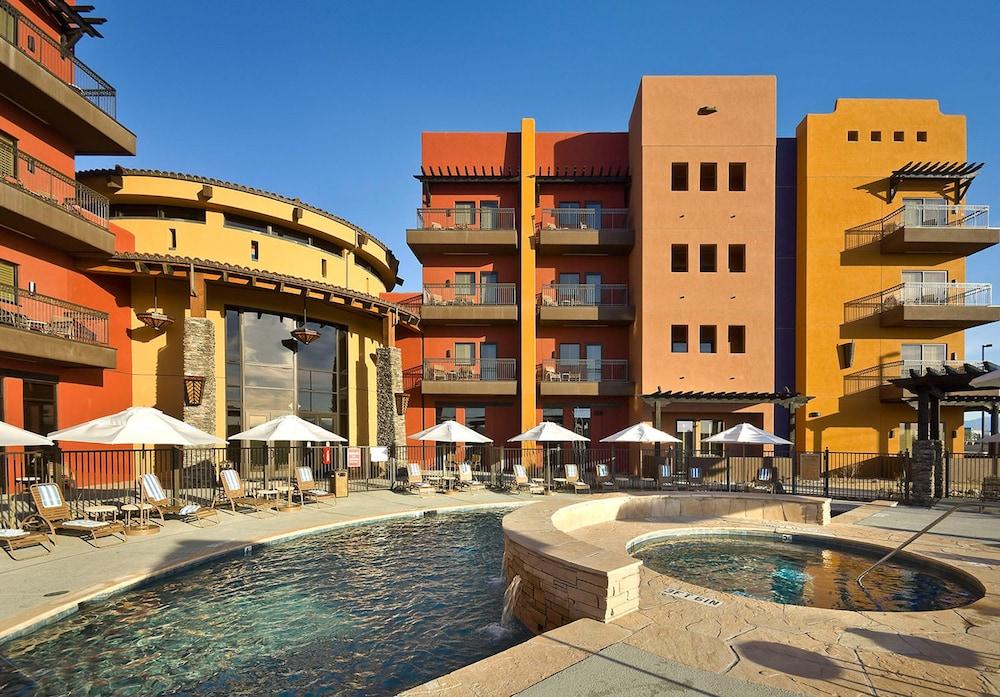 Desert Diamond Casino & Hotel - Outdoor Pool