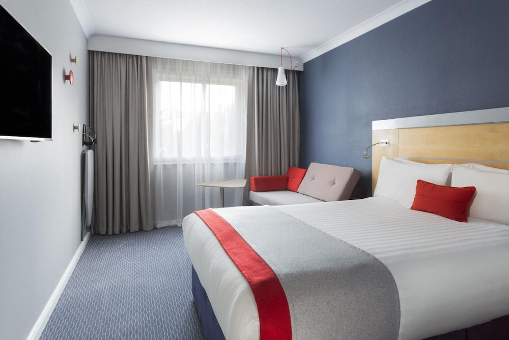 Holiday Inn Express London - Park Royal, an IHG Hotel - Featured Image