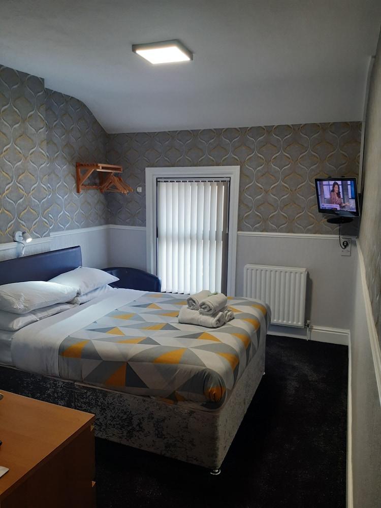 Wellington Hotel - Room
