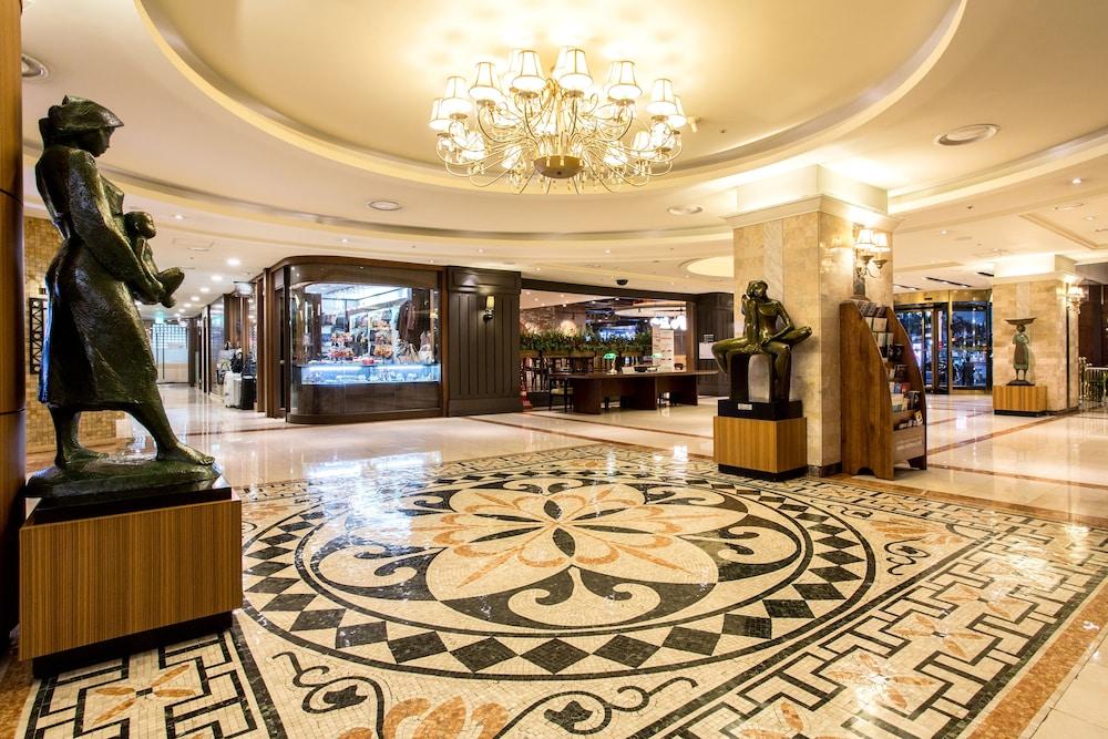 Pacific Hotel - Lobby