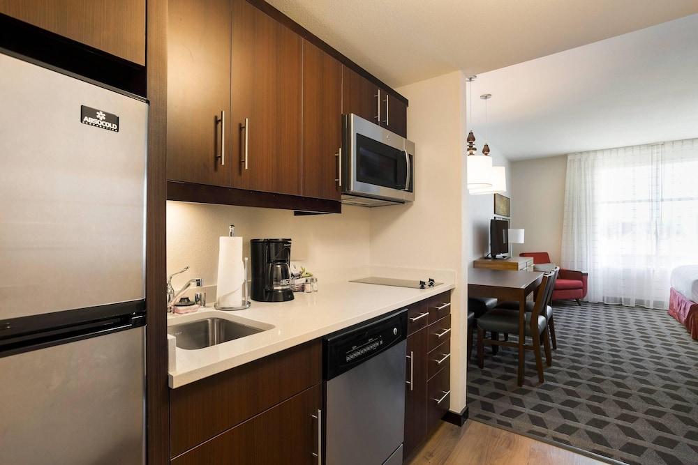 TownePlace Suites San Mateo Foster City - Featured Image
