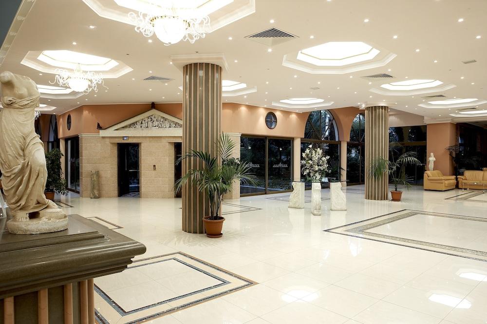 Atrium Palace Thalasso Spa Resort & Villas - Lobby Sitting Area