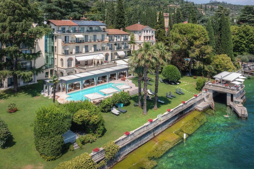 Villa Capri - Featured Image