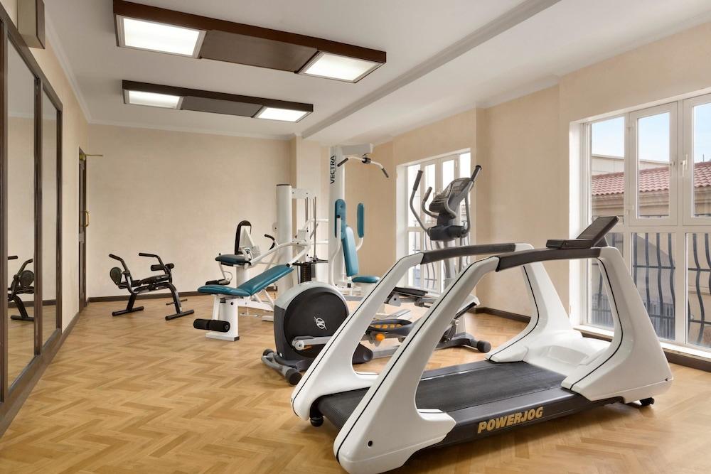 Hawthorn Suites by Wyndham Al Khobar - Fitness Facility
