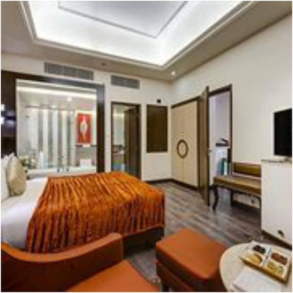 The HHI Kolkata - Room
