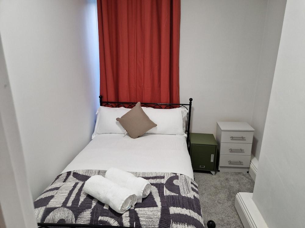 Birtley's Amethyst, 3 Bedroom Apt ,sleeps 6 Guest - Room