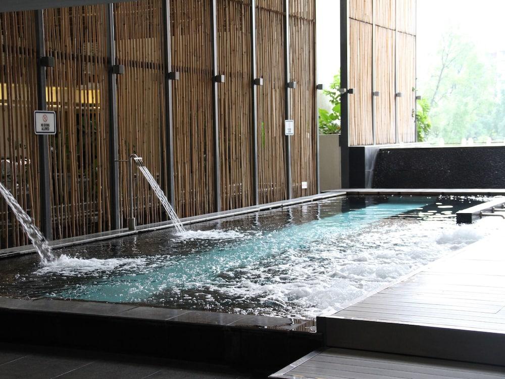 Hotel Maya Kuala Lumpur City Center - Indoor Pool