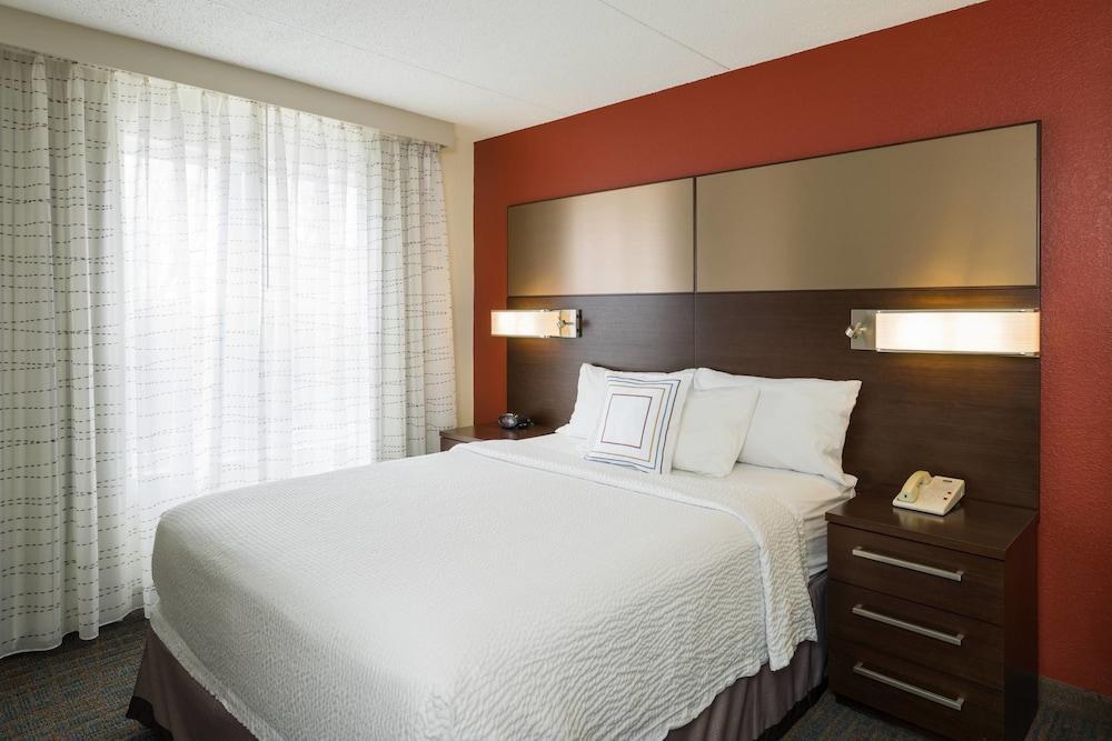 Residence Inn by Marriott Boston Framingham - Room