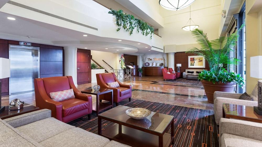 DoubleTree Suites by Hilton Hotel Cincinnati - Blue Ash - Lobby