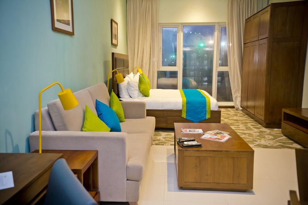Ocean Edge Suites & Hotel Colombo - Room