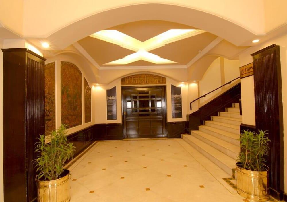Hotel Chanakya - Lobby