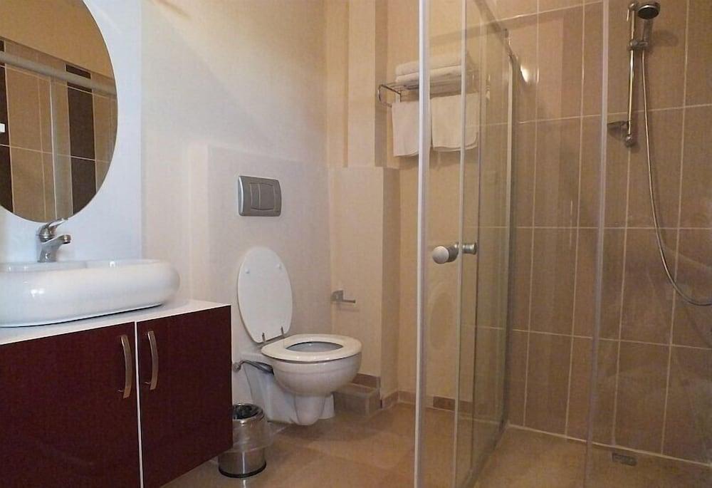 Acet Hotel - Bathroom