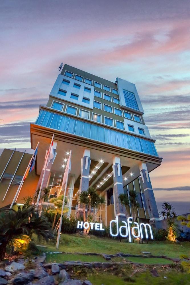 Hotel Dafam Pekalongan - Featured Image