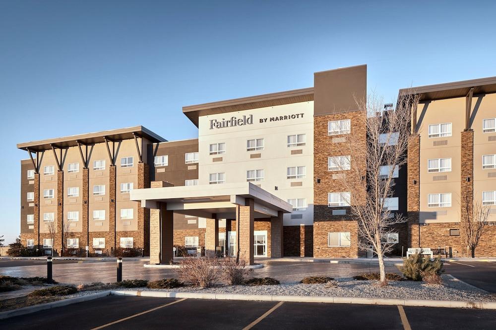 Fairfield Inn & Suites by Marriott Airdrie - Exterior