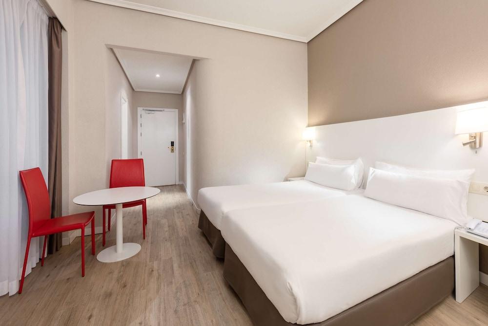Hotel Madrid Gran Via 25 Affiliated by Meliá - Room