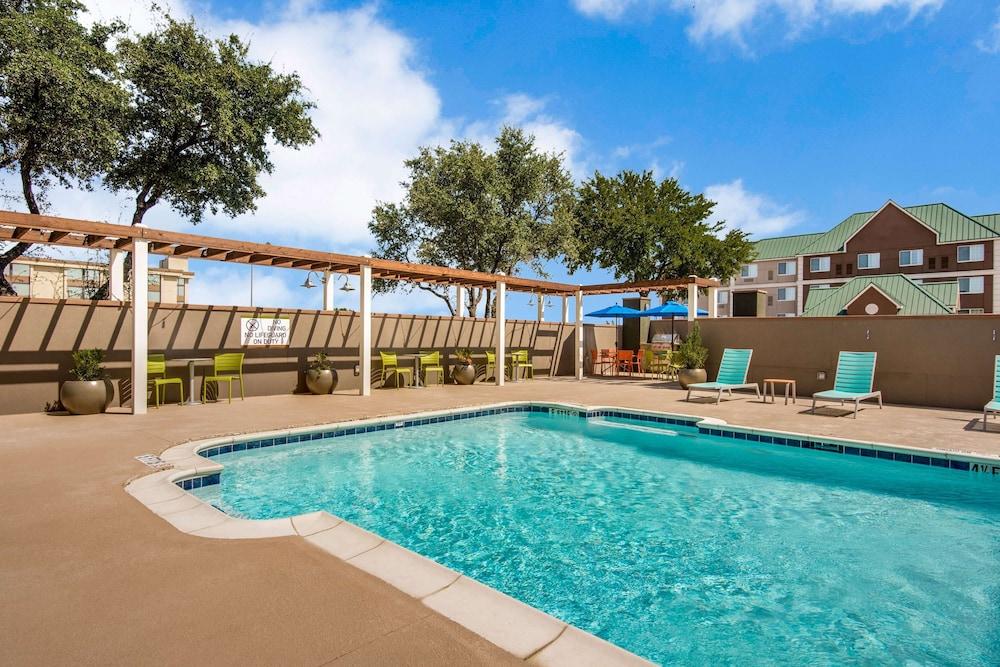Home2 Suites by Hilton DFW Airport South/Irving, TX - Pool
