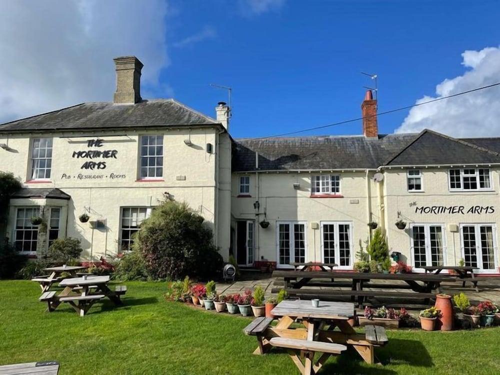 The Mortimer Arms - Featured Image