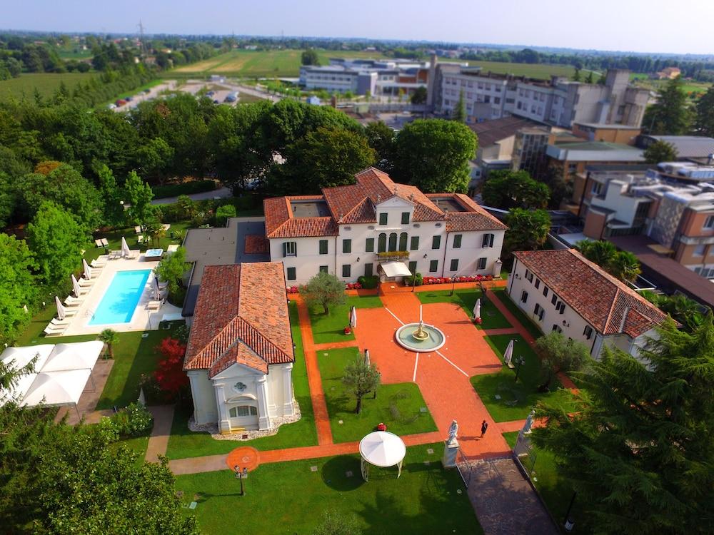 Villa Fiorita - Featured Image
