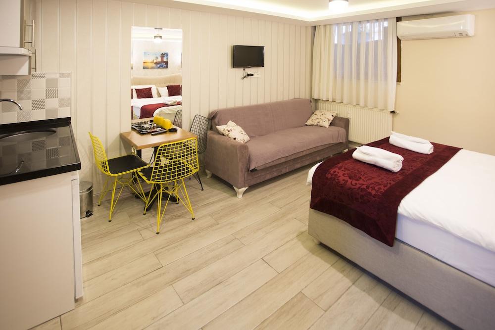 T-Square Residence - Room