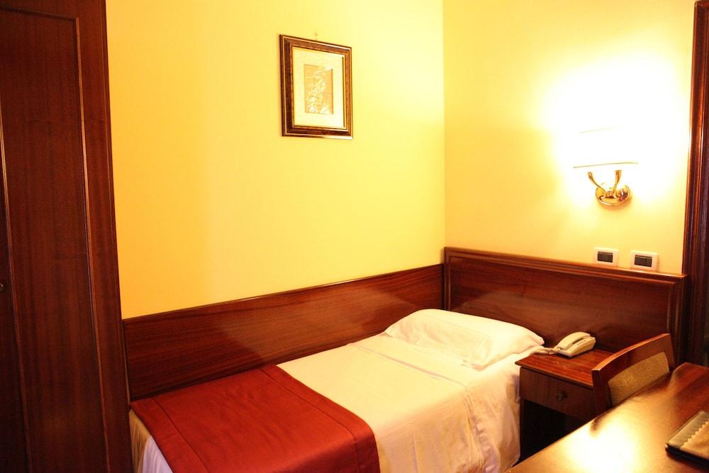 Impero Hotel Rome - Room
