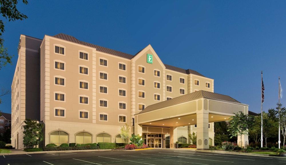 Embassy Suites by Hilton Dulles Airport - Exterior