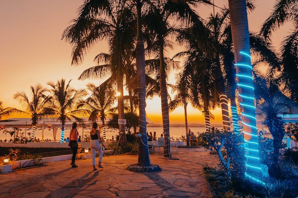 Coral Beach Hotel Dar Es Salaam - Exterior