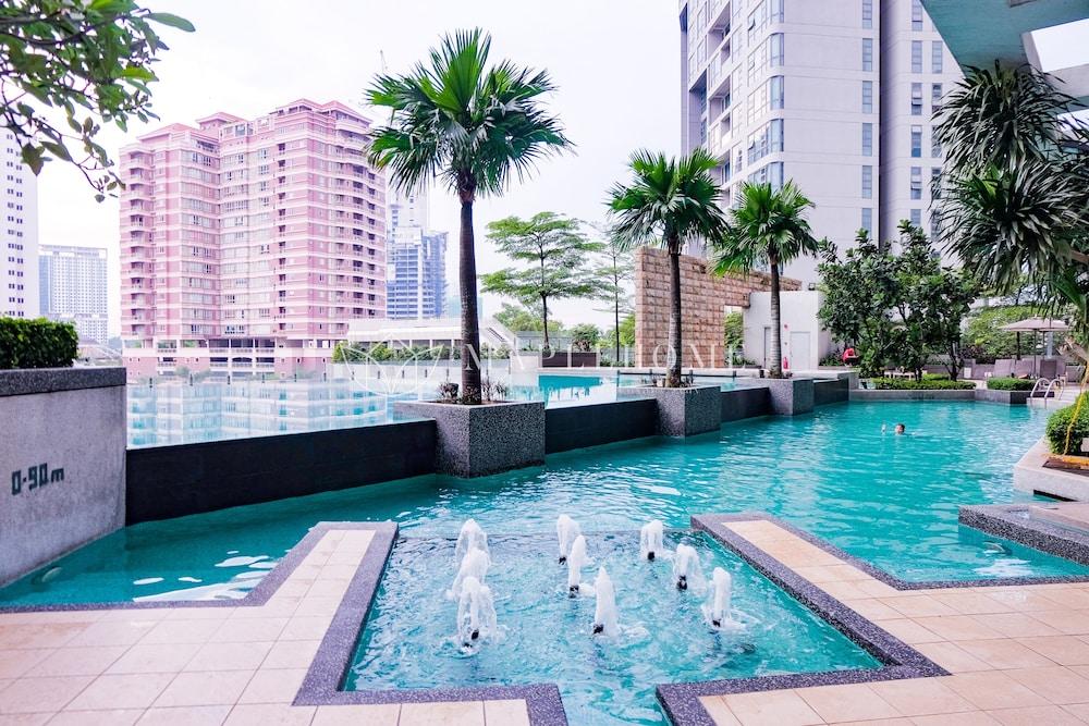 Swiss Garden Residence Kuala Lumpur - Infinity Pool