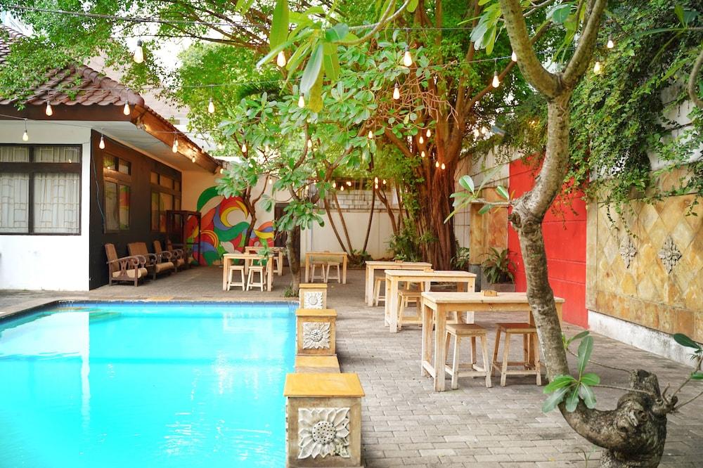 Pomelotel Patra Kuningan Jakarta - Outdoor Pool