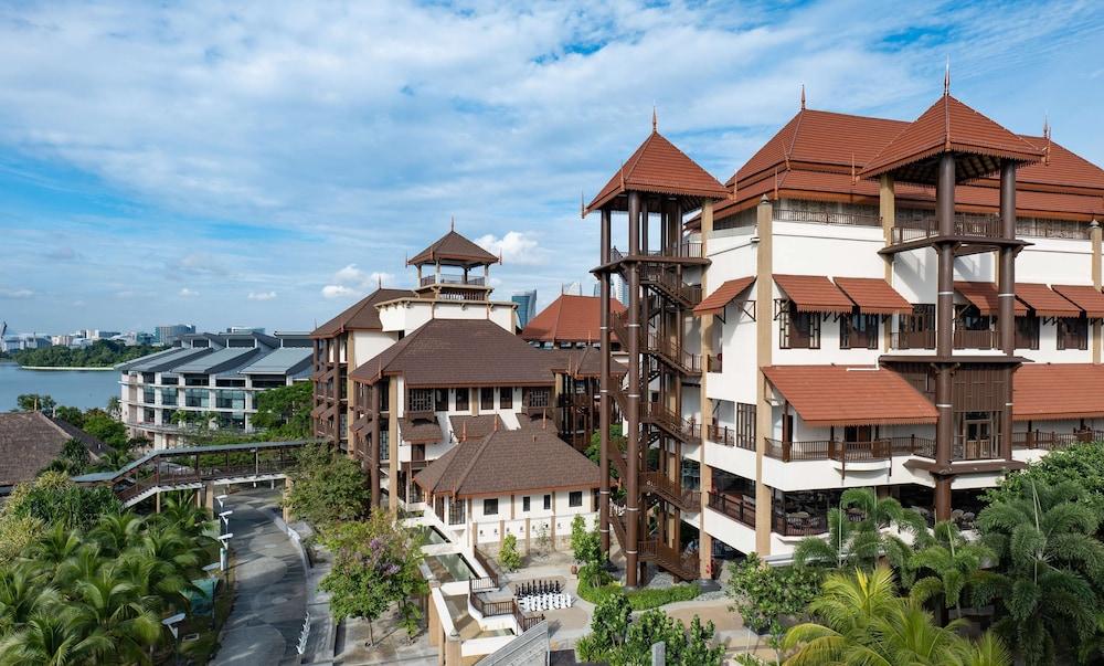 DoubleTree by Hilton Putrajaya Lakeside - Exterior