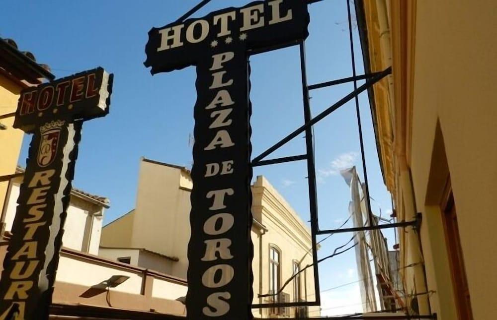 Hotel Plaza de Toros - Exterior detail