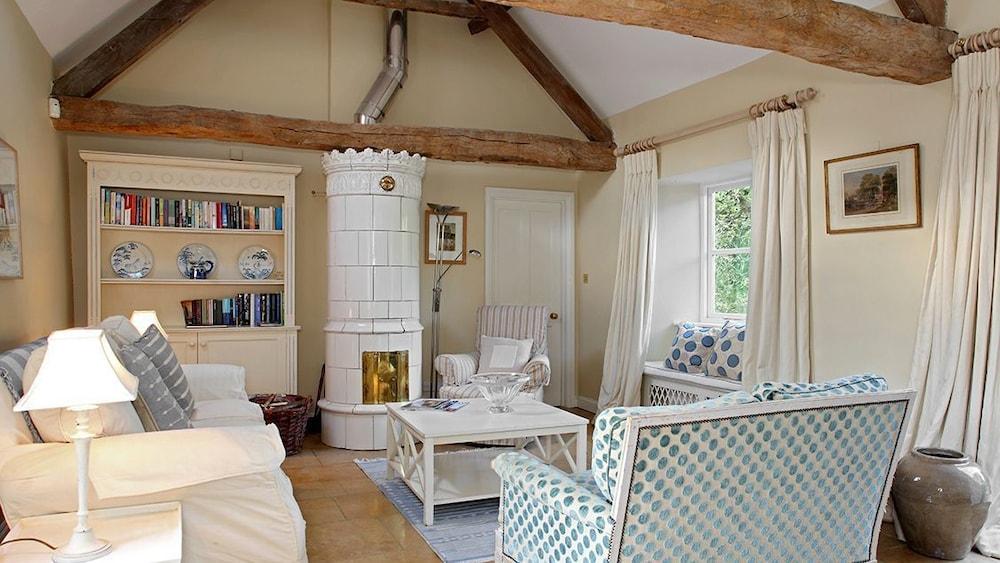 Shipton Cottage - Featured Image