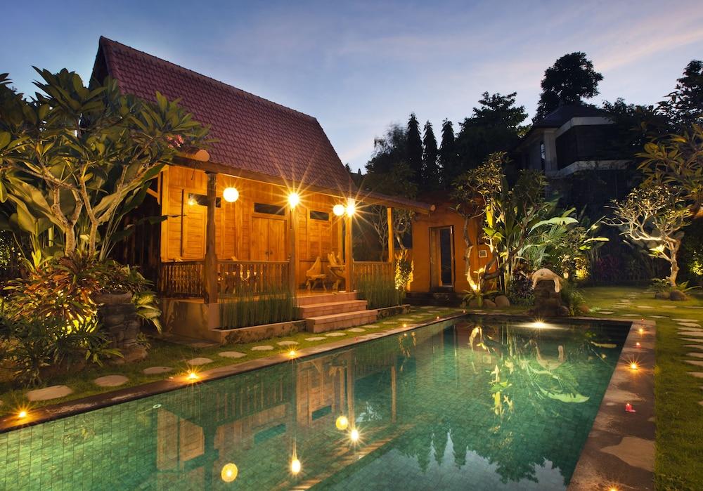 Batu Alam Villa - Outdoor Pool