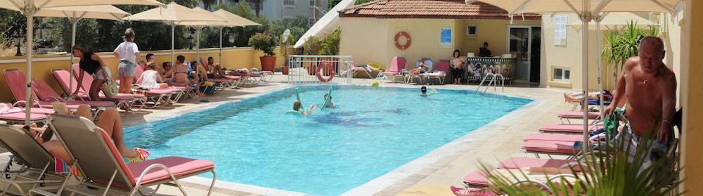 Mert Seaside Hotel - Outdoor Pool