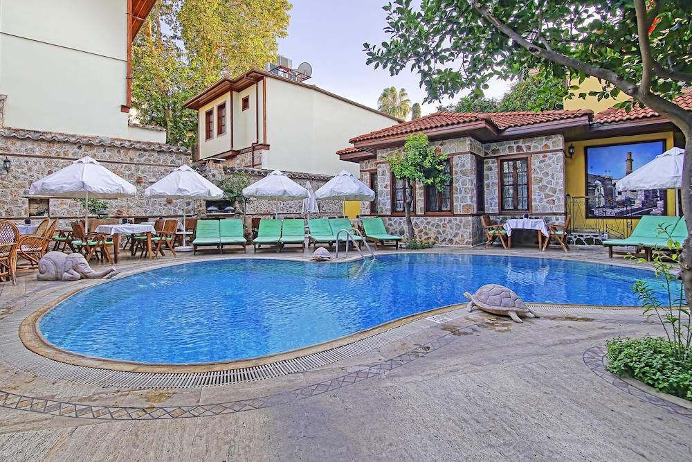La Paloma Hotel - Outdoor Pool