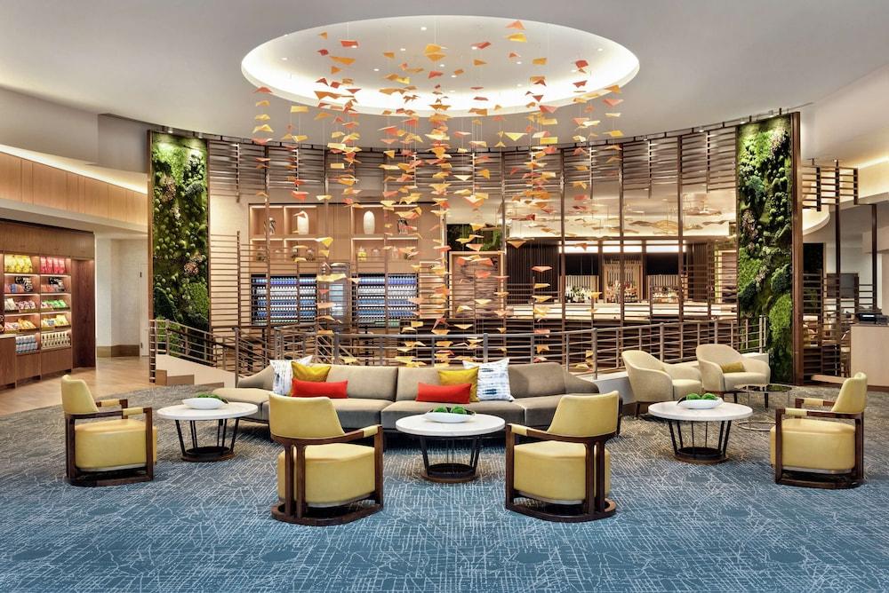 DoubleTree by Hilton Chicago - Magnificent Mile - Lobby
