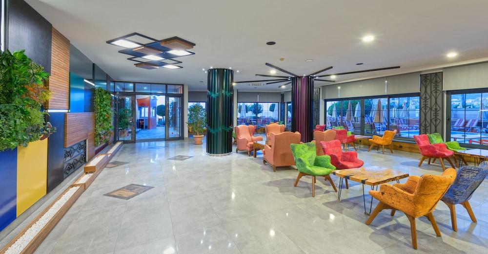 Monart City Hotel - All Inclusive - Lobby