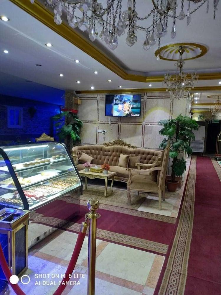 Jawhrat Al Koon Apartment - Reception