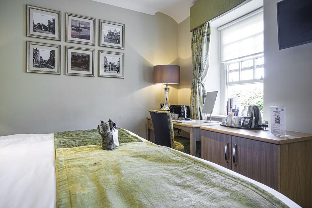 The Castle Hotel, Conwy, North Wales - Room