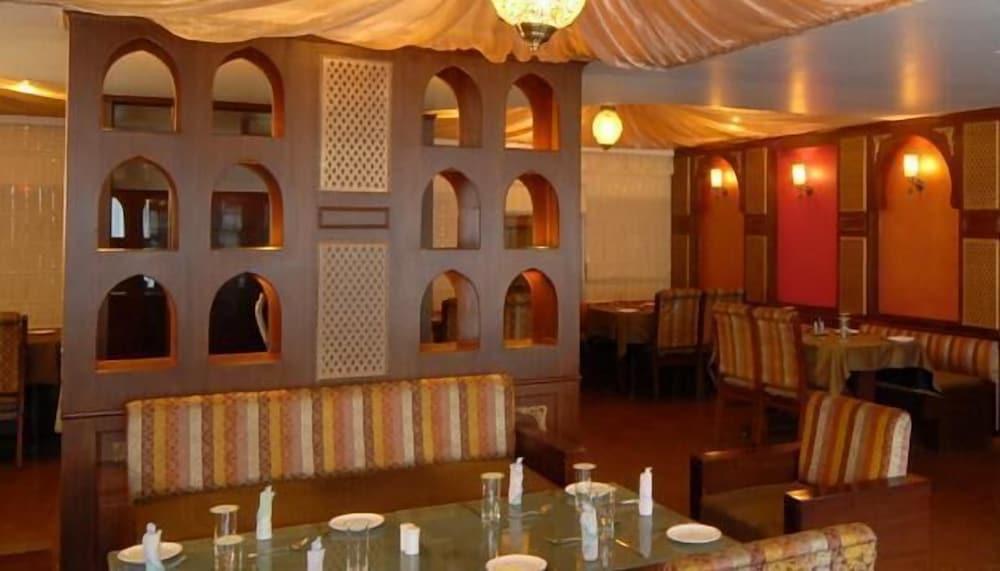 Hotel Arif Castles - Restaurant
