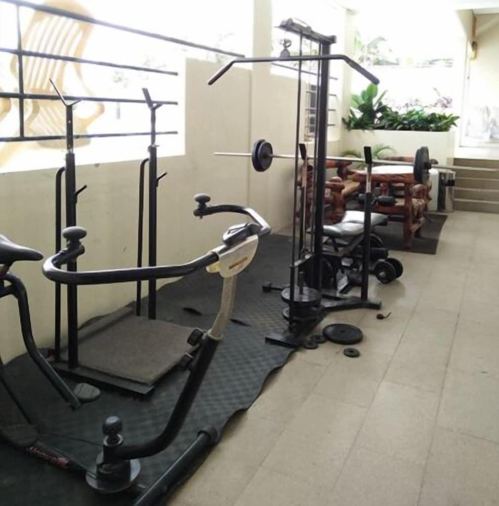 Country Chateau Hotel - Gym